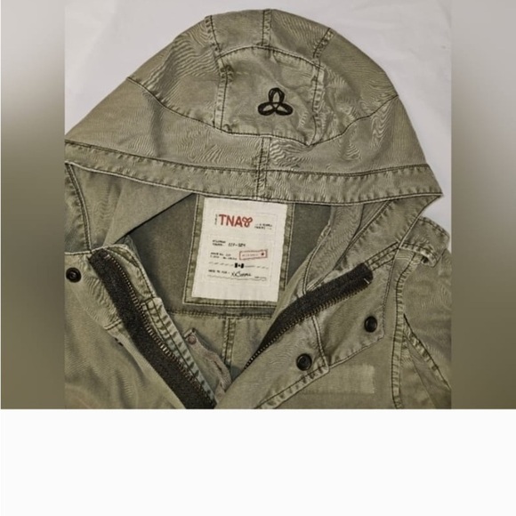 Aritzia TNA Utility/ Military Style Jacket. Green.
SIZE M - Picture 14 of 16
